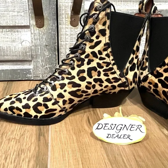 COACH Lace Up Leopard Print Bootie Size 5B New - Picture 6 of 14